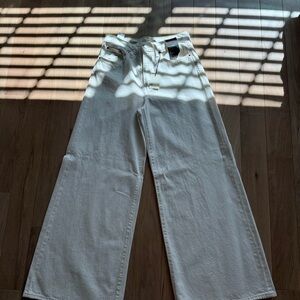 White Levi flood jeans